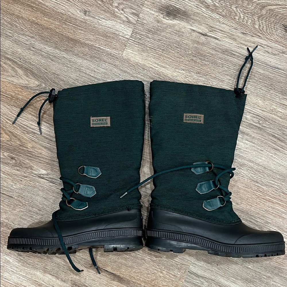 Sorel winter snow boots
Size 9